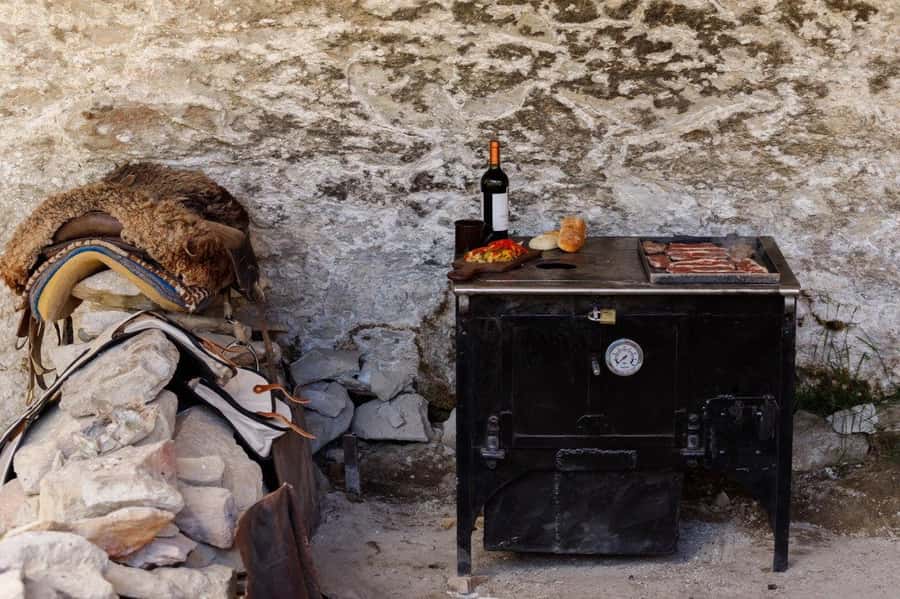HORSEBACK RIDING EXPERIENCE - CAÑADONES & SADDLES - Gaucho Stories Along the Route