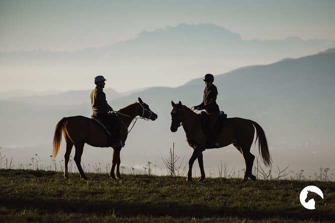 Horseback riding for experts between the lake and the mountains - The farmhouse stop and lunch with local food
