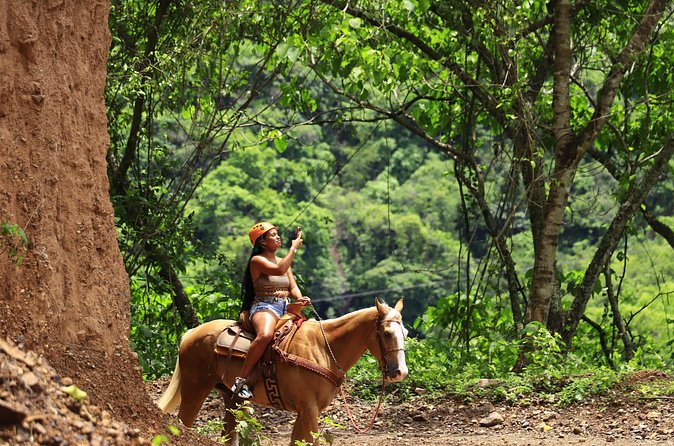 Horseback riding in the mountains of Puerto Vallarta - Should you book the Puerto Vallarta mountain ride?