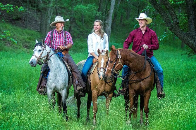 Horseback Riding on Scenic Texas Ranch near Waco - Key points at a glance