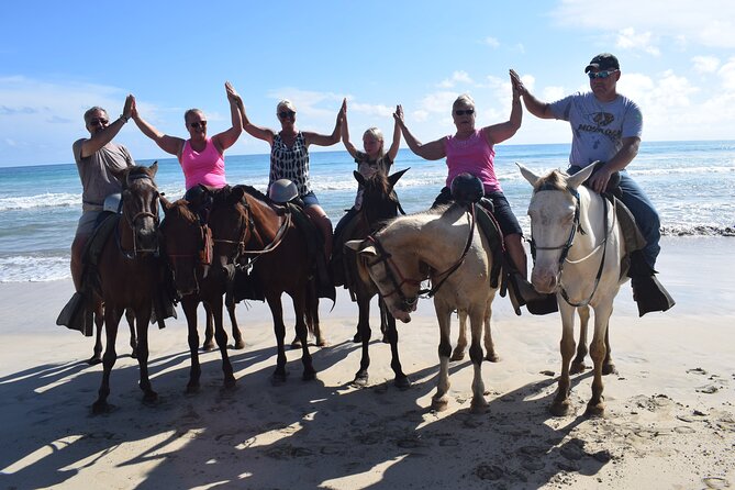 Horseback Riding Tour on the Beaches of Punta Cana - The store stop and other small surprises