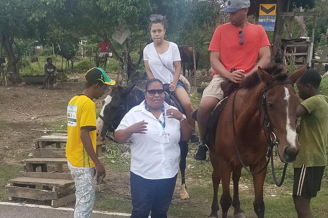 Hour Horseback Riding Guided Tour from Runaway Bay - Who should book this horseback ride?