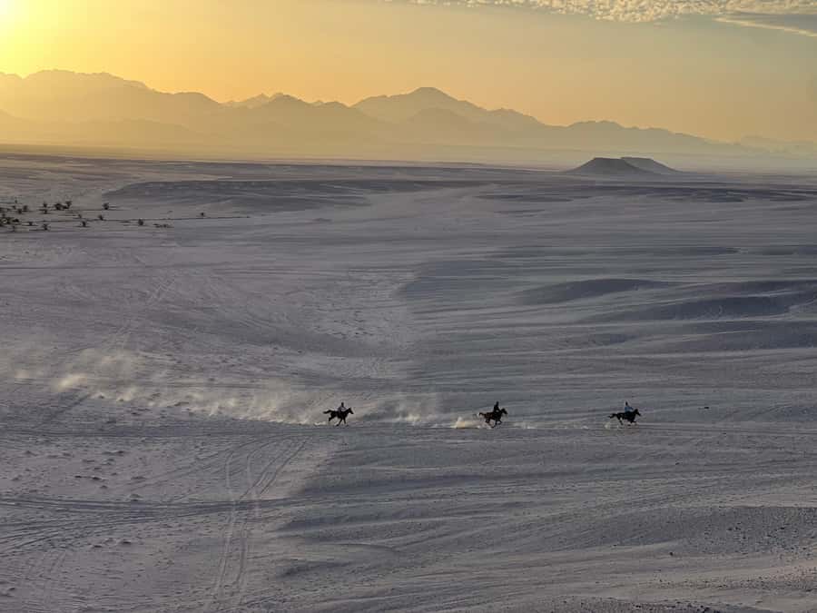 Hurghada: Horse Ride, BBQ Dinner, and Stargazing - Sunset Photos and a Short Rest on the Hills
