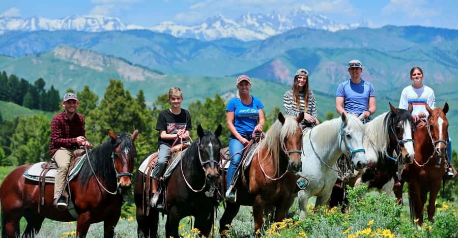 Jackson Hole: Teton View Guided Horseback Ride with Lunch - Following Ann’s Ridge Loop back down