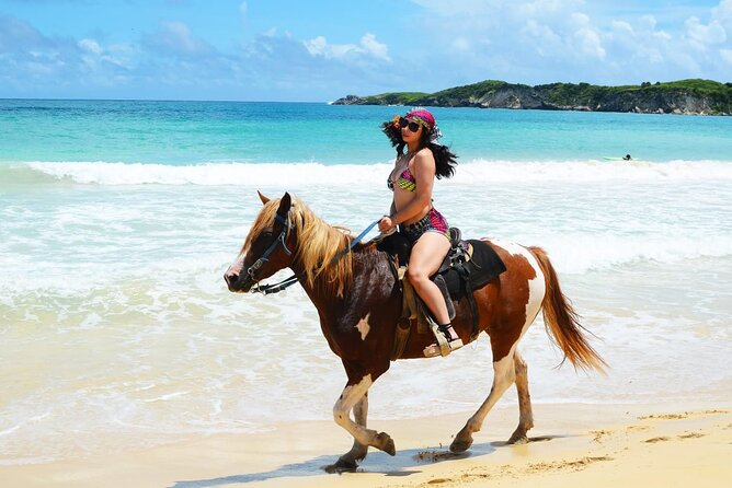 Jungle and Beach Horse Ridding round trip transportatin. - What happens before you mount the horse