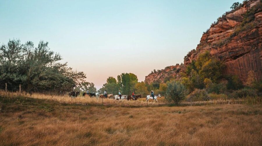 Kanab: Cave Lakes Canyon Horseback Riding Experience - Riding into Cave Lakes Canyon near Kanab