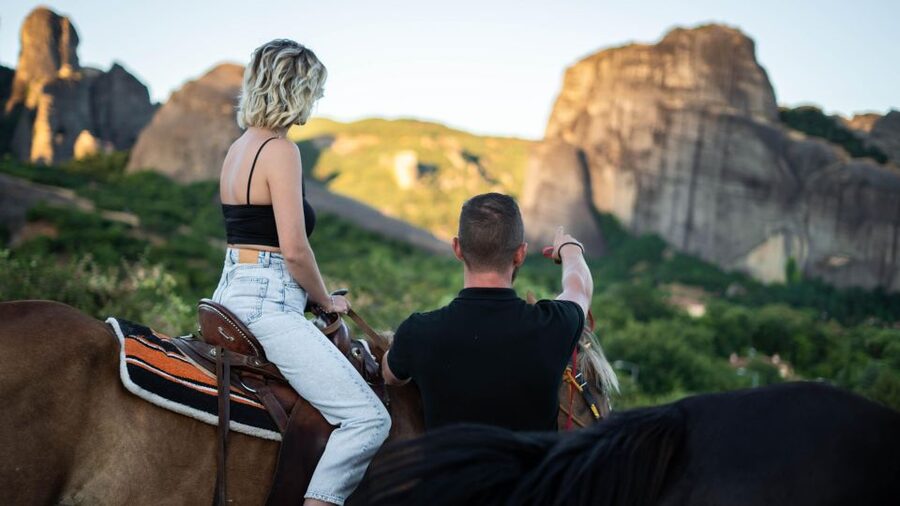 Kastraki: Meteora Sunset Horseback Riding - Who should book this ride?