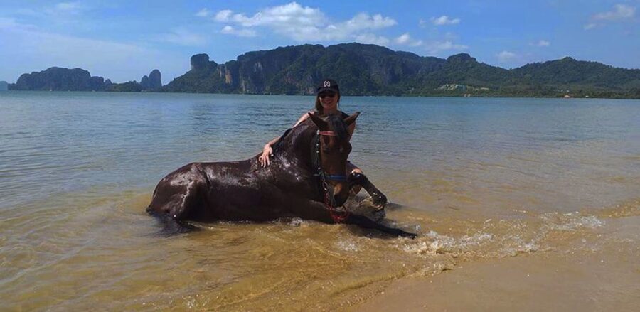 Krabi: Horseback Riding on the Beach - The 25-million-year-old shellfish tomb