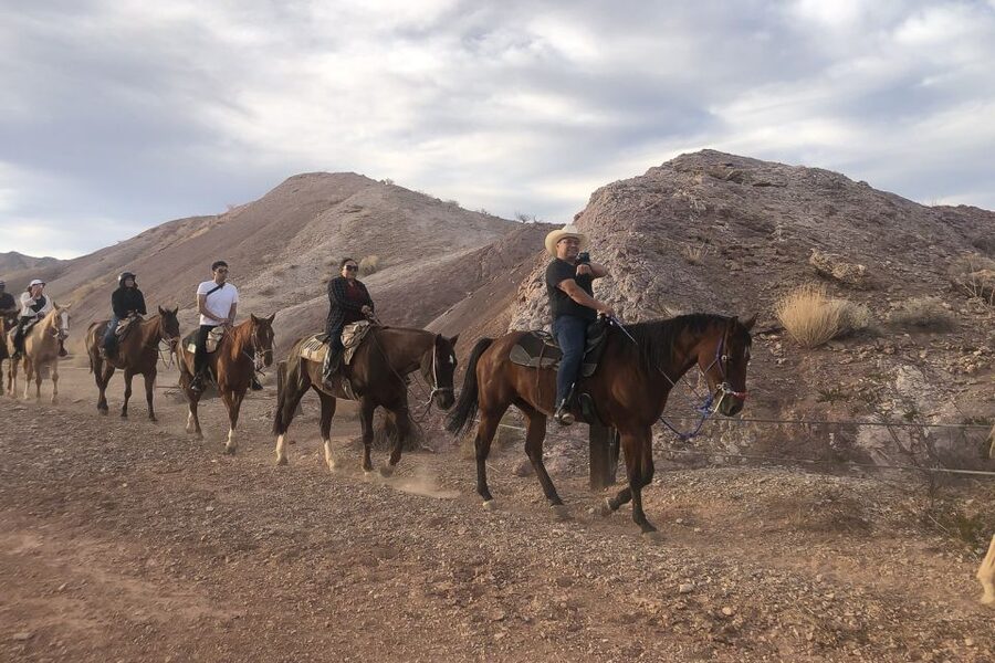 Las Vegas: Horseback Riding with Breakfast - Looking for hawks, foxes, and tiny desert life