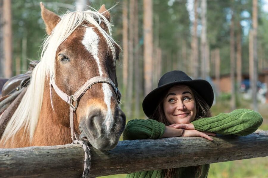 Levi: Horse and Husky Farm Visit with Juice and Cookies - Meeting Lapland’s animals at Muoniontie 955