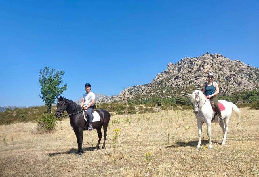 Madrid: Private Horseback Riding in Pedriza NP & Transport - From Madrid streets to Sierra de Guadarrama trails