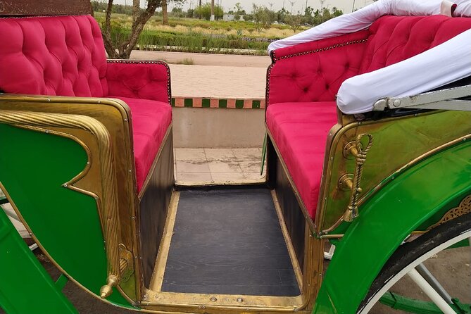 Majorelle-Menara garden & the Yves Saint Laurent museum Horse carriage tours - The spice-room detour and why it matters
