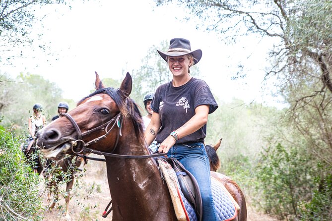 Mallorca Evening Tour: Horseback Riding, Dinner and Dance - A Ranch Evening Beyond Palma