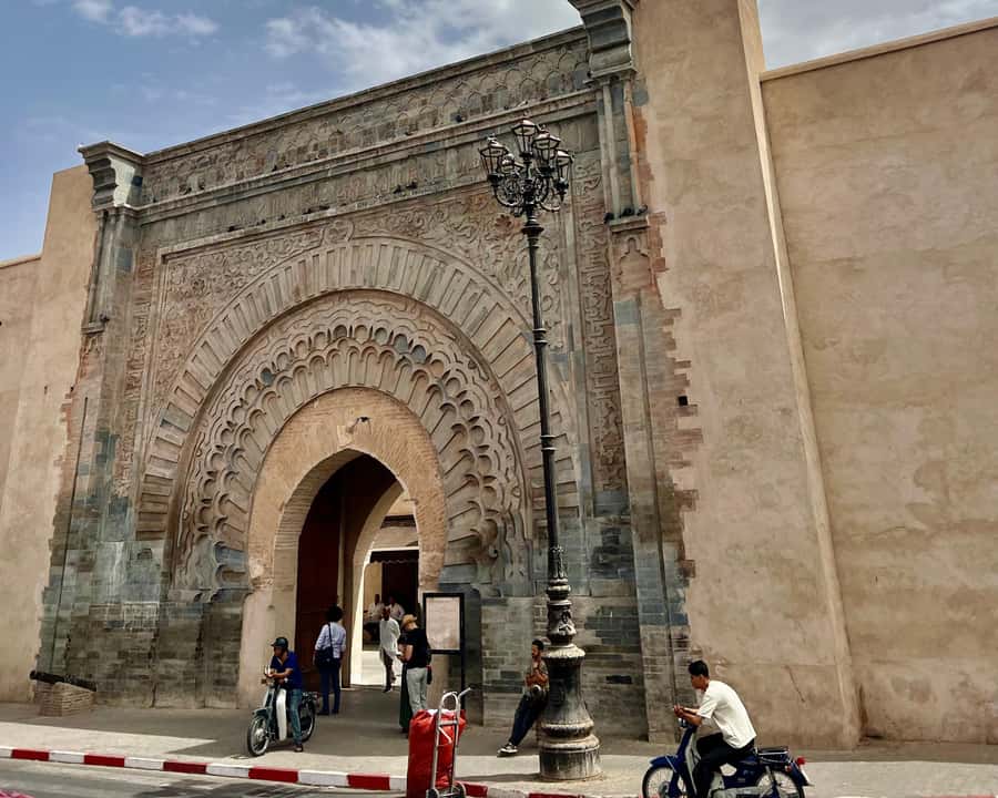 Marrakech: Majorelle & Menara Garden Tour and Carriage Ride - The carriage ride through Marrakech