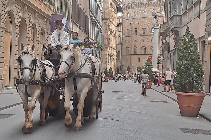 Medieval Carriage Ride with Horses and Local Tour Guide - Ponte Vecchio: Florence’s famous crossing