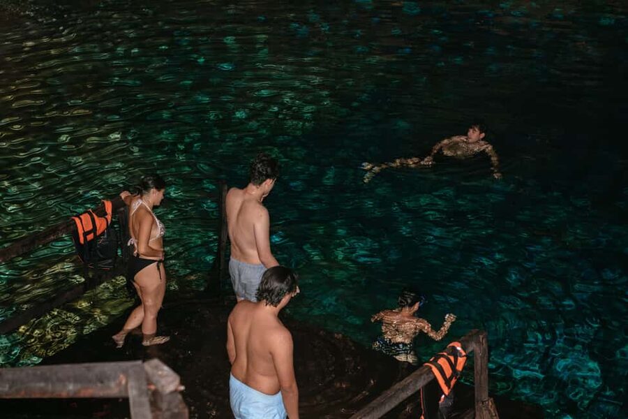 Mérida: Jungle & Cenotes Tour with Horseriding & Lunch - Group Size, Languages, and Flexibility