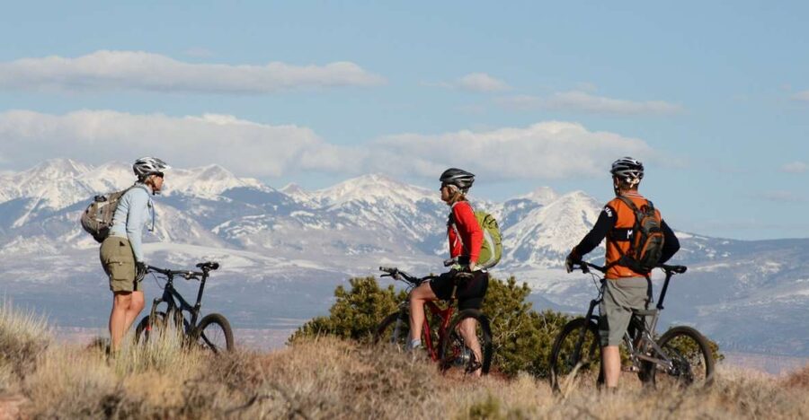 Moab: Dead Horse Point Singletrack Mountain Biking Tour - Rolling singletrack on the Intrepid Trail