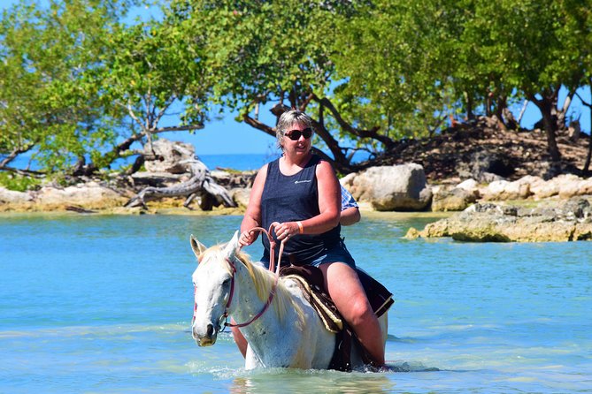 Negril 45-minute Guided Horseback Ride and Swim - Pickup, timing, and customer service concerns