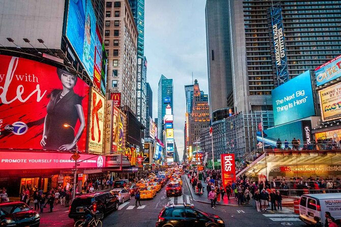 NYC Central Park & Rockefeller Center Private Horse Carriage Tour - Rockefeller Center in a three-minute finale