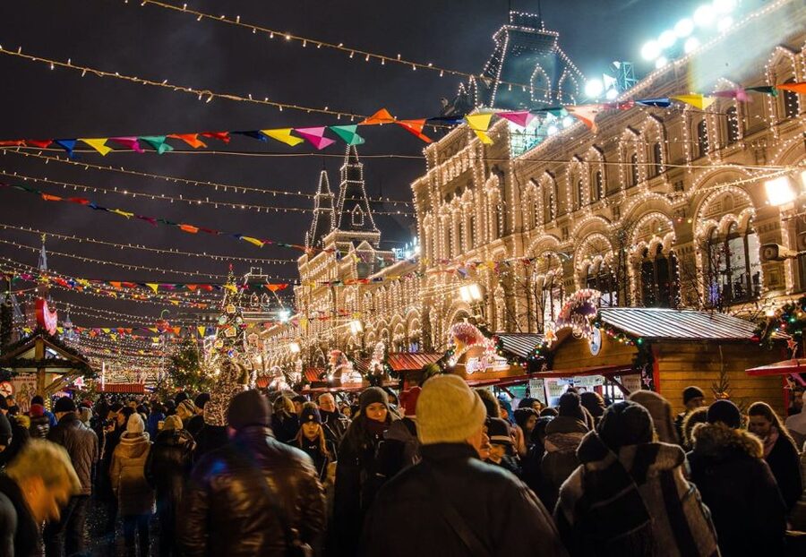 NYC: Magical Christmas Lights Carriage Ride - Fifth Avenue and St. Thomas Church