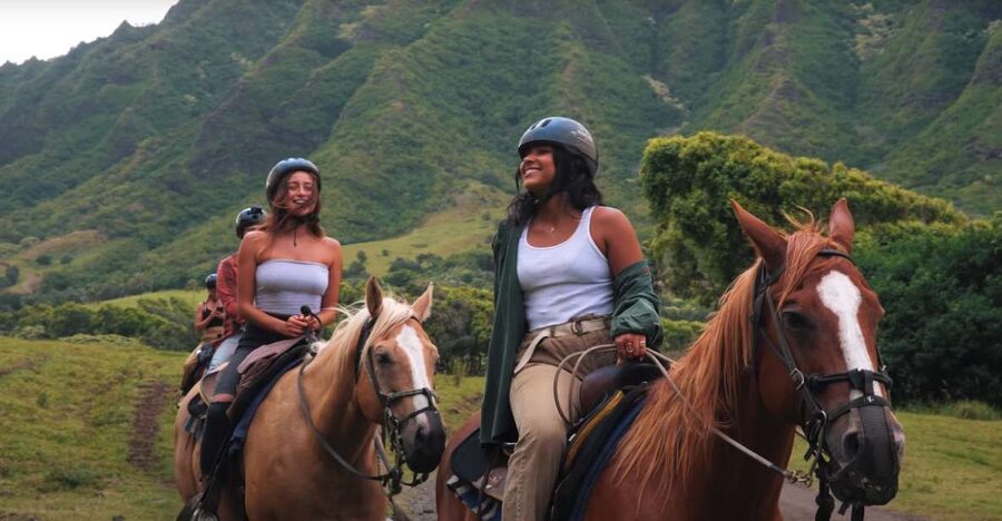 Oahu: Kualoa Hills and Valleys Horseback Riding Tour - Entering Jurassic Valley on horseback