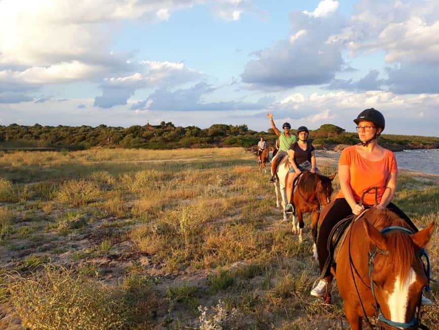 Orosei: horse riding on the beach - A beach ride shaped by the light
