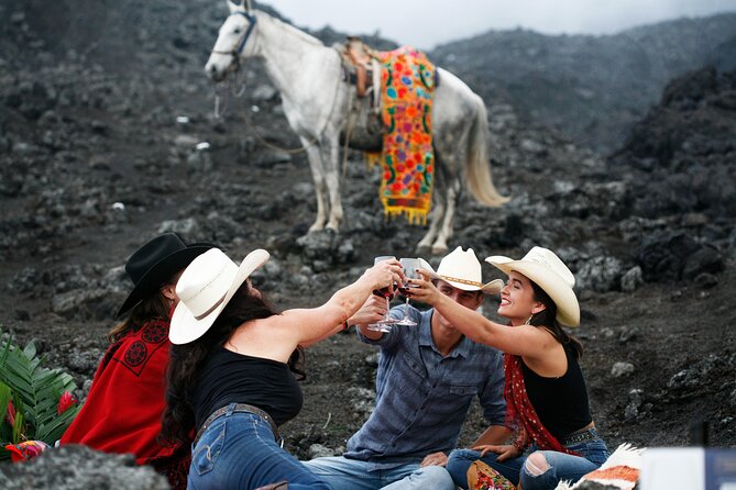 Pacaya Volcano Luxury Sunset Horseback Riding Tour/ Dinner Cooked by-Lava Chef - Pizza and marshmallows cooked over volcanic heat