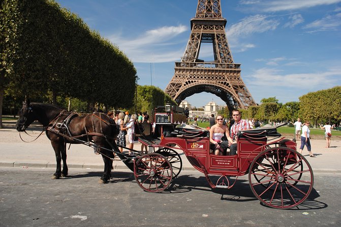 Paris Private Romantic Horse & Carriage Ride - Avenue de Suffren and the return to the tower