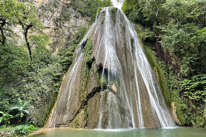 Private/Group Cola de Caballo Waterfall & Santiago (Premium SUV) - A scenic hour from Monterrey to the falls