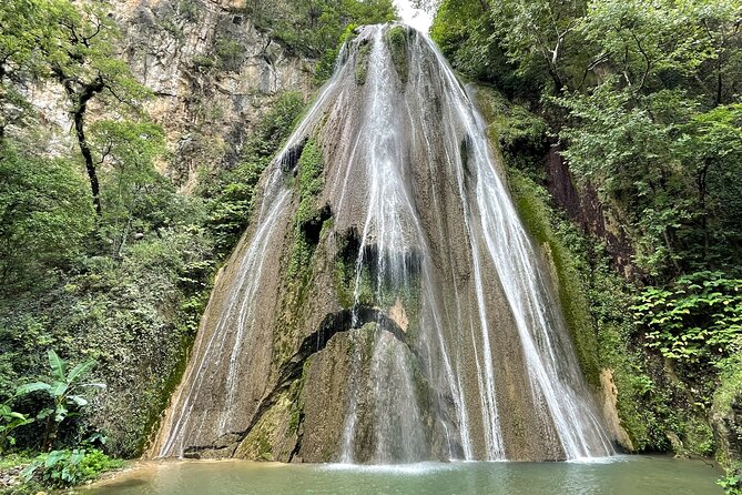 Private/Group Cola de Caballo Waterfall & Santiago (Premium SUV) - Who will get the most from this outing