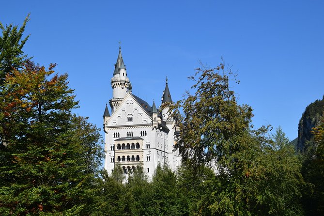 Private Guided Day Trip to Castle Neuschwanstein incl. Carriage Horse Ride - The ride through Bavaria sets the tone