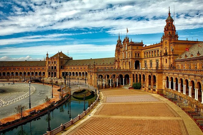 Private Horse Carriage Ride and Walking Tour of Seville - What the $236.70 price really buys