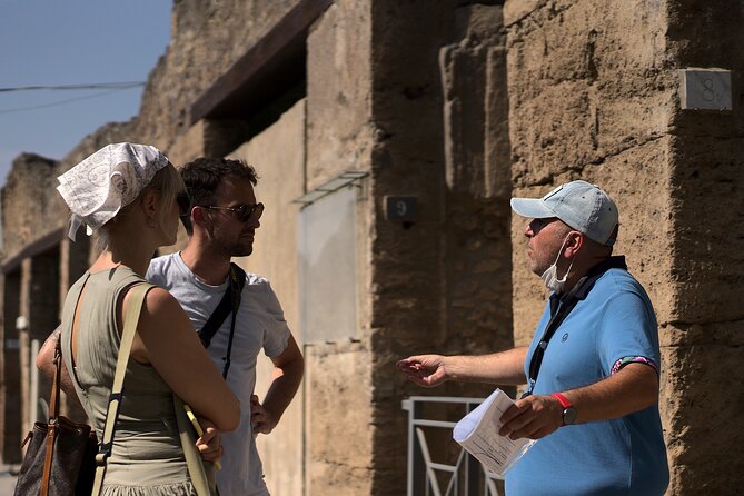 Private Pompeii, Horse Riding & Lunch Tour w/ Pick up included - A one-hour horseback ride through vineyard country