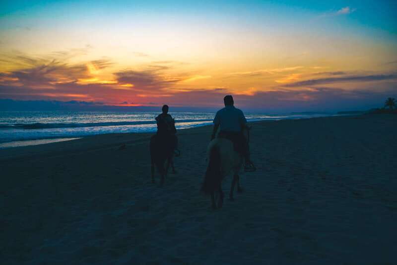 Puerto Escondido: Sunset Horse Back Riding Tour - From Puerto Escondido to San José Manialtepec