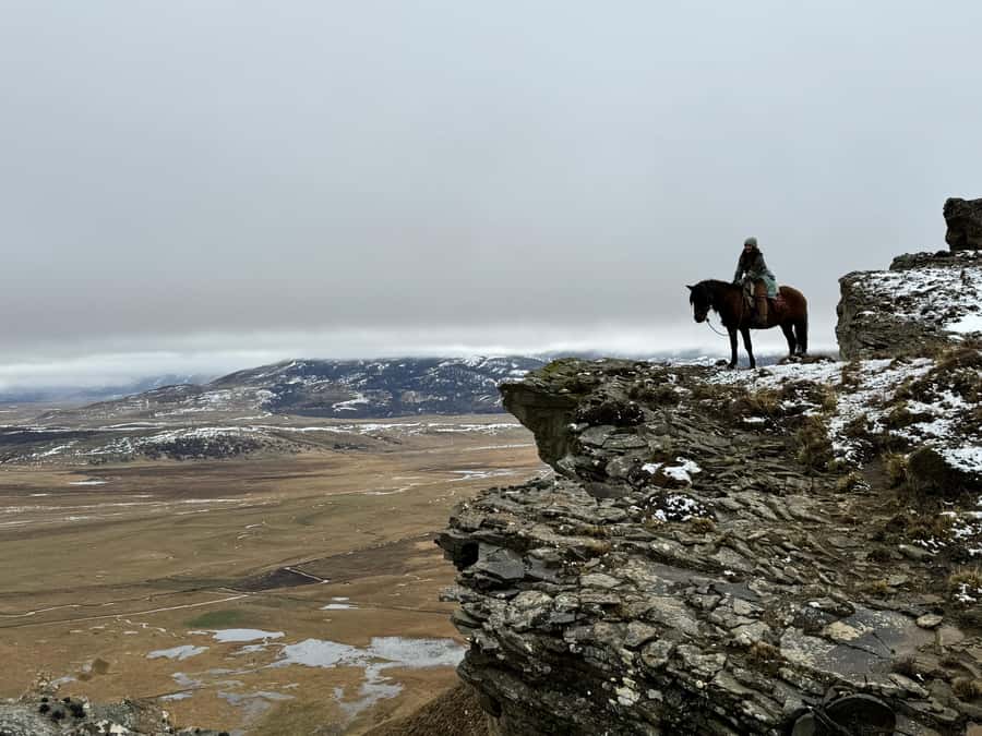 Puerto Natales: Full Day Horse Riding to the Mountains - A horse-first start at Hotel Posada Tres Pasos