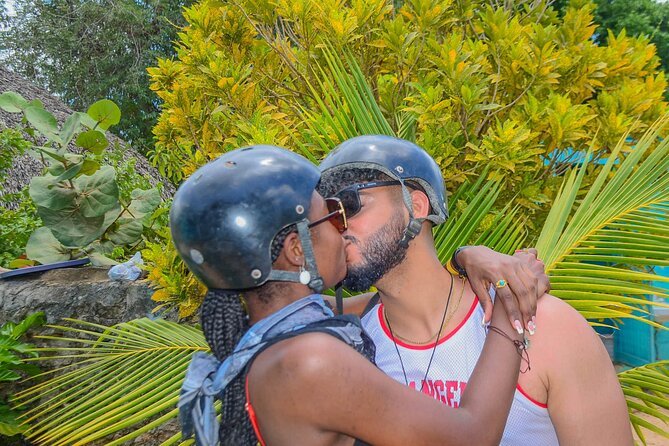 Punta Cana Horseback Ride: Jungle, Macao Beach & Free Pick Up - What the guides add to the experience