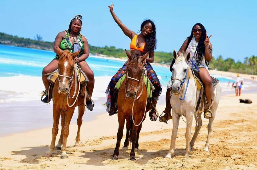 Punta Cana: Horseback riding on the beach with pickup - What the two-hour ride feels like