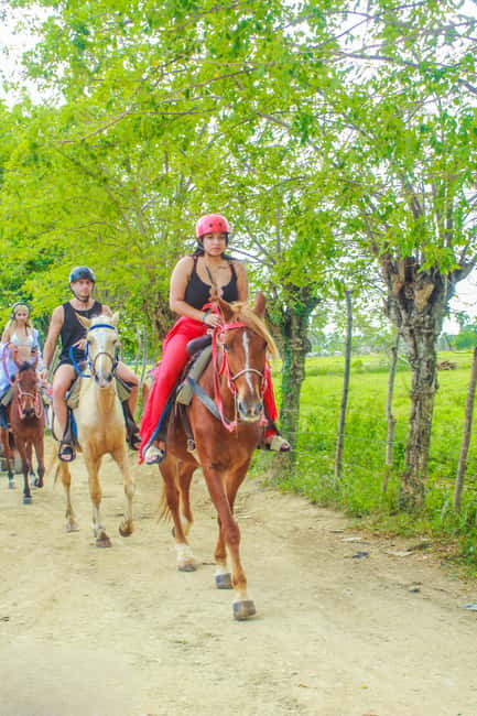Punta Cana Horseback riding & Sunset + beach + free pick-up - Who will enjoy this Punta Cana horse ride?