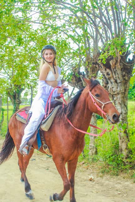 Punta Cana Horseback riding & Sunset + beach + free pick-up - The countryside route and the buggy traffic