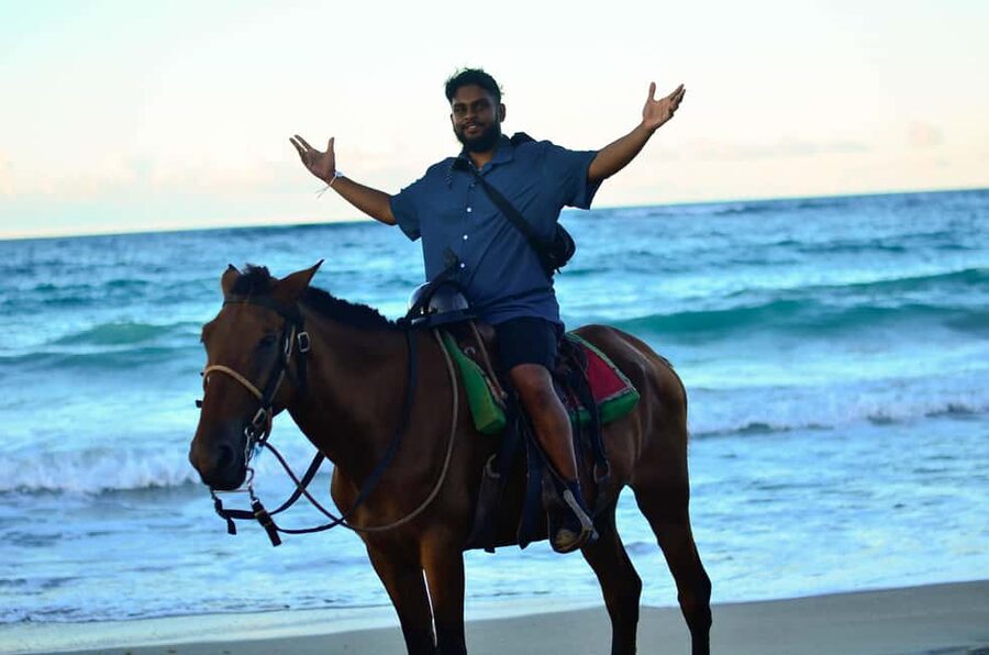 Punta Cana: Horseback Riding Tour with Sunset at Macao Beach - Meeting the Horses and Starting Safely