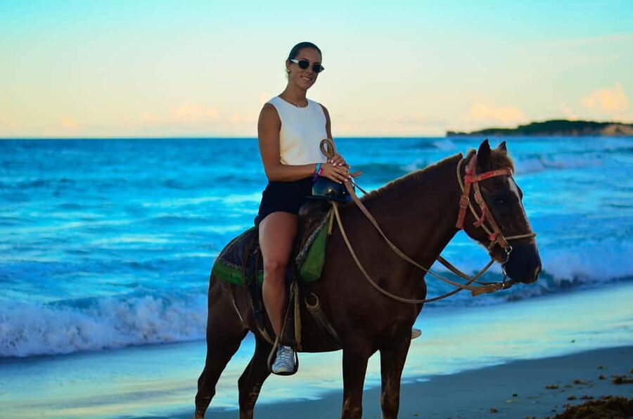 Punta Cana: Horseback Riding Tour with Sunset at Macao Beach - The Return Ride and the Local Shop Stop