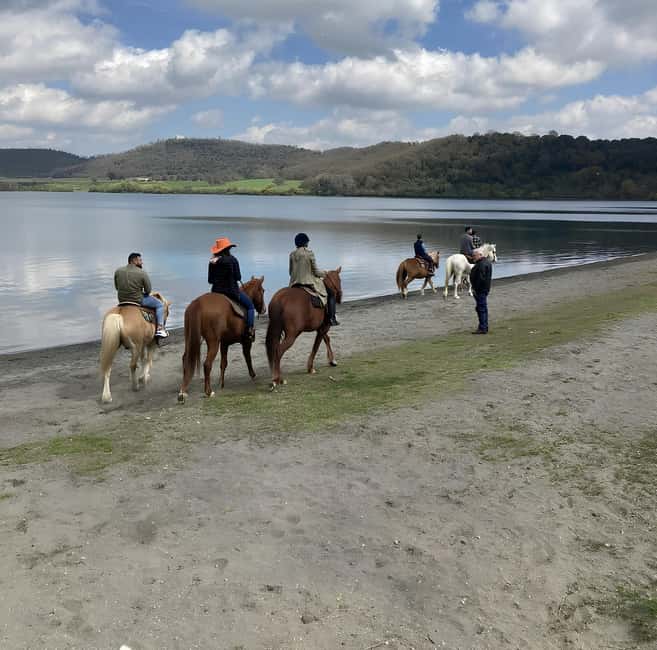 Rome: Lake Martignano Horseback Ride with Guide - The introductory briefing and meeting your horse