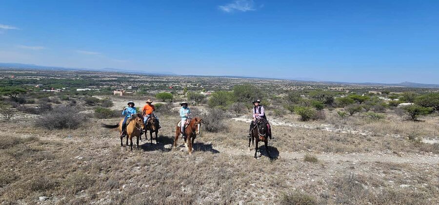 San Miguel de Allende: Horseback Riding Tour - The two-hour route through fields and villages