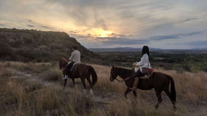San Miguel: Romantic Horseback Riding at Sunset - What happens at the downtown meeting point