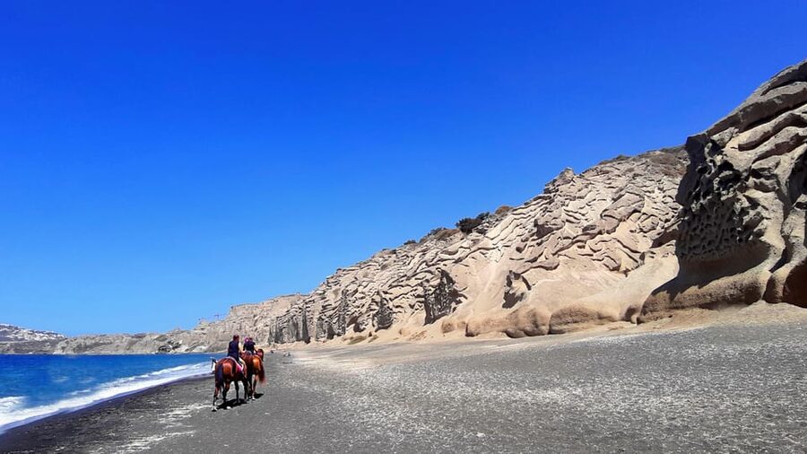 Santorini: Horseback Riding Tour on the Beach - Practical details that affect your day