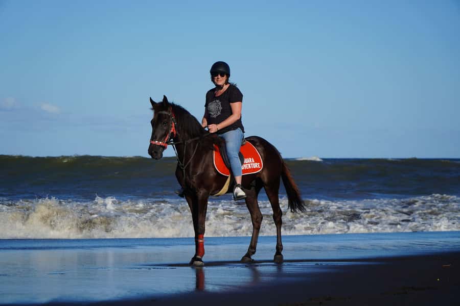 Sanur: Horse Riding at the Bali Beach 30 minute ride - The short route to Sanur’s black sand