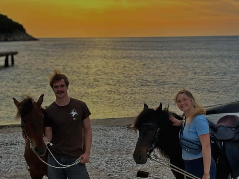 Saranda: Horseback Riding Tour - Making the most of the coastal setting