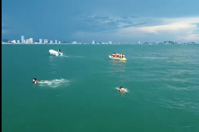 Stone Island HorseBack Riding On the Beach - The 10-minute catamaran ride to Stone Island