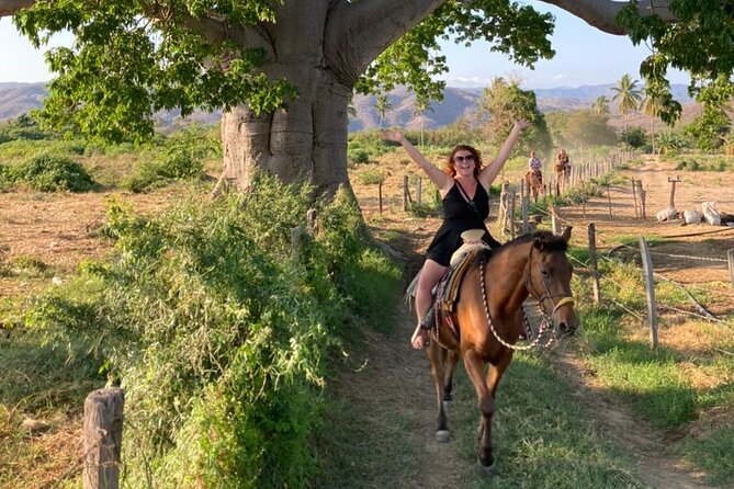 Sunset by horse (river and beach) - A stop at a local beach cabin