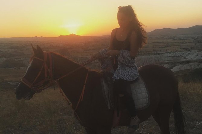Sunset Horsebackriding-Tour through the Valleys of Cappadocia - Rose Valley at a slow, steady pace